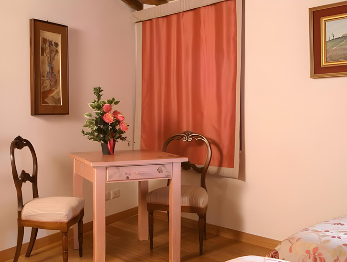 Others 4, Casacenti B&B, Siena