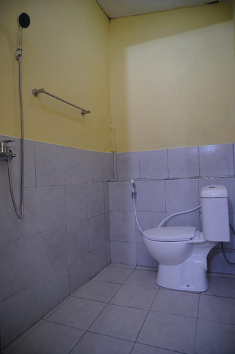 Bathroom 10
