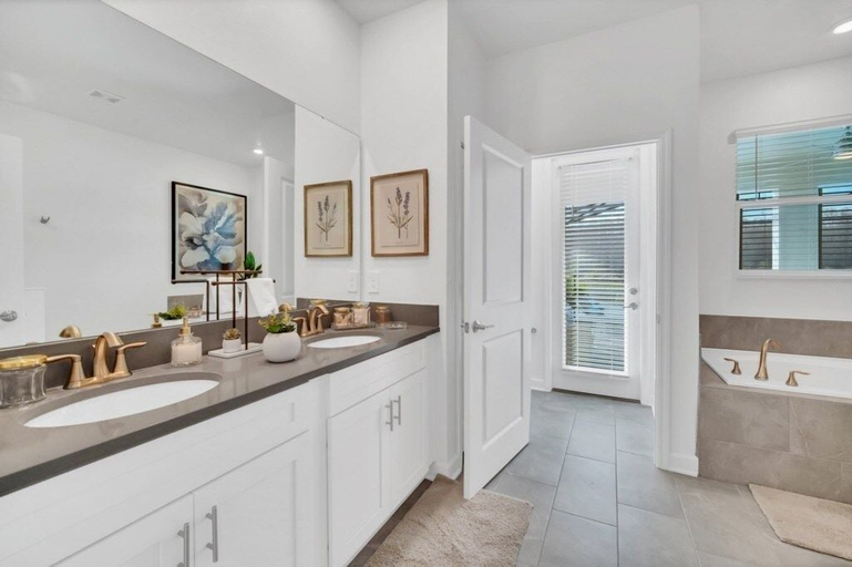 Bathroom 3, 2900penolpe 9 Bedroom Home, Osceola