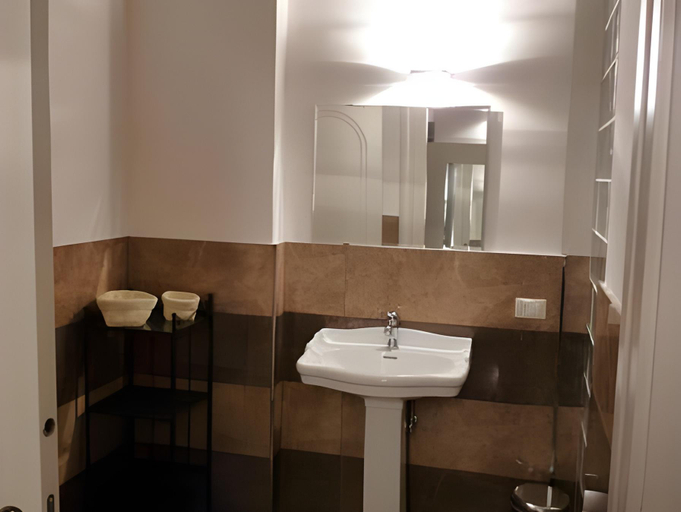 Bathroom 2, La Corte Dei Sogni B&B, Modena