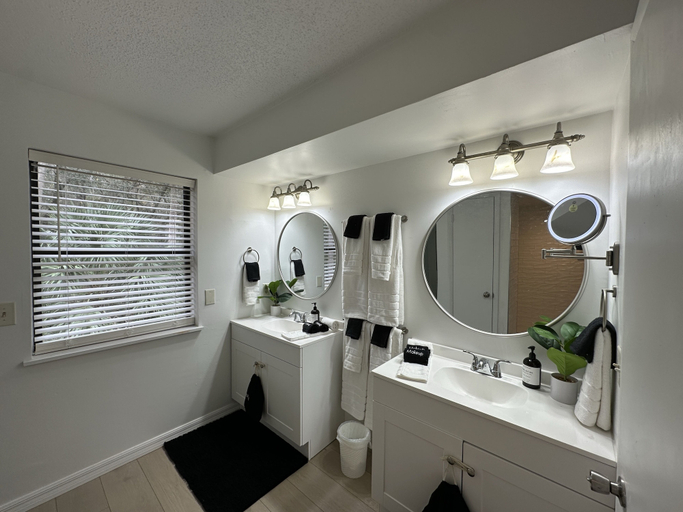 Bathroom 4, Dunnellon Dreams 3 Bedroom Home by RedAwning, Marion