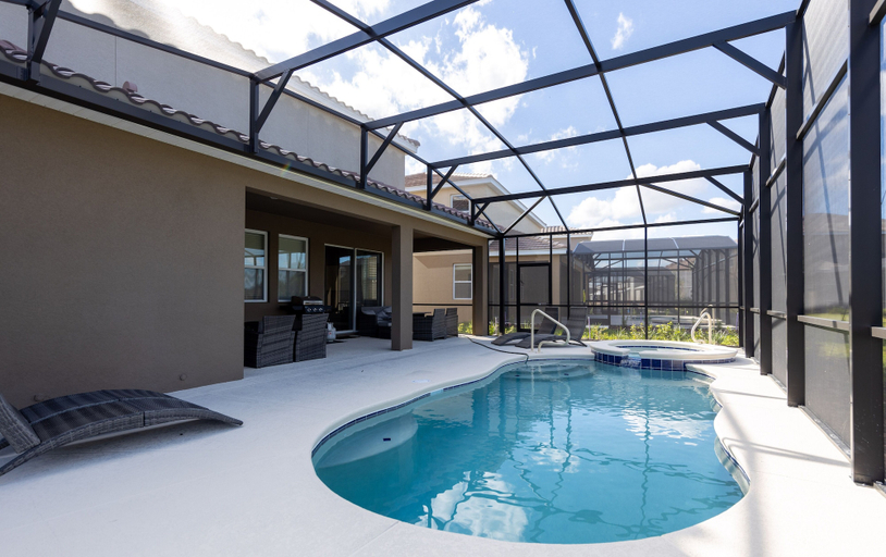Sport & Beauty 4, 7660oml-solterra Resort 5 Bedroom Home by RedAwning, Polk