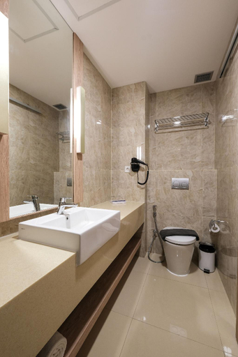 bathroom 16
