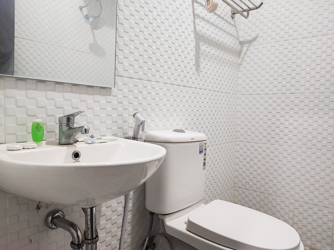 Bathroom 12