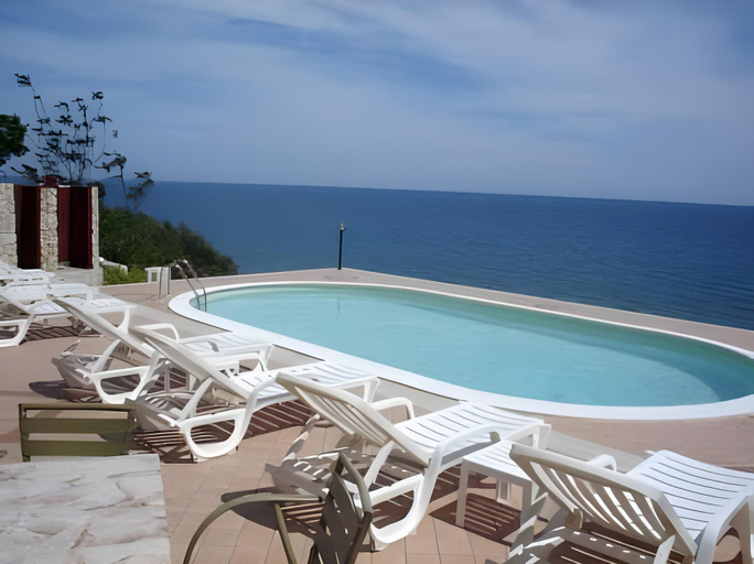 Others 4, Casa Elvira, Crotone