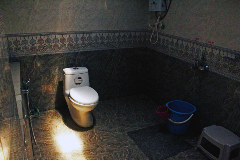Bathroom 11