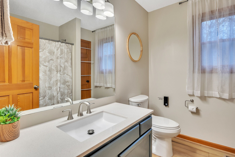 Bathroom 4, Deerfield Hideaway At Old Smokey 5 Bedroom Home, Campbell