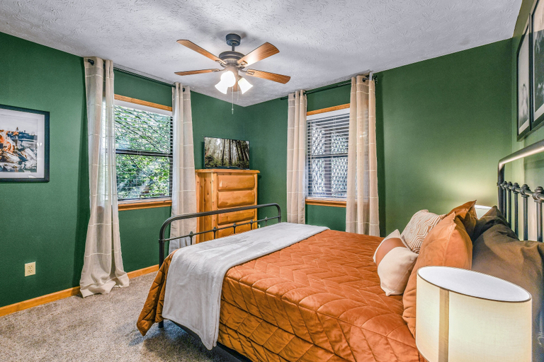 Bedroom 3, Pure & Simple 3 Bedroom Cabin by RedAwning, Sevier