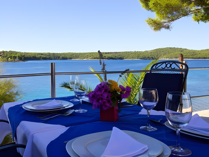 Food & Drinks 5, Illyrian Resort, Milna