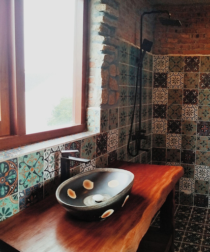 Bathroom 3, La Rocca An Bang beach, Da Nang