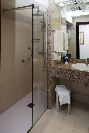 Bathroom 4, Hotel Riu Fluviá, Girona