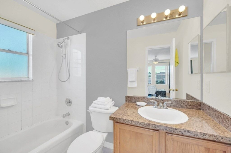 Bathroom 3, 428belfry 7 Bedroom Villa, Polk