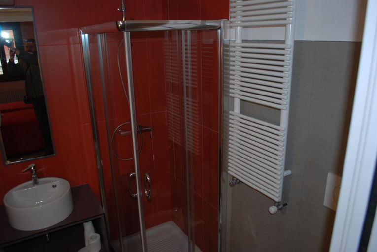 Bathroom 4, Hotel San Geremia, Venezia