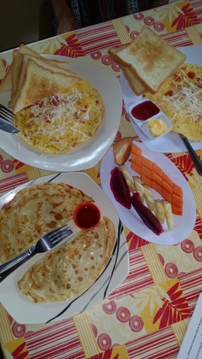 Food & Drinks