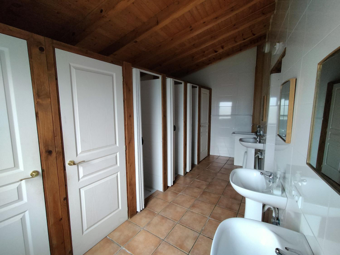 Others 4, Albergue Don Camino, Palencia