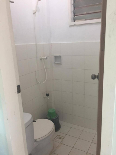 Bathroom 3, Cliff Side Beach Resort and Cottages, Larena