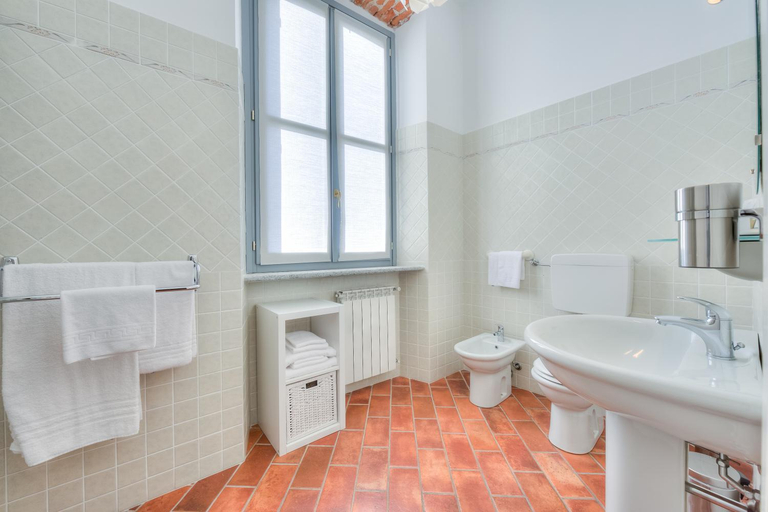 Bathroom 3, Aparthotel Arona on Lakeshore, Novara