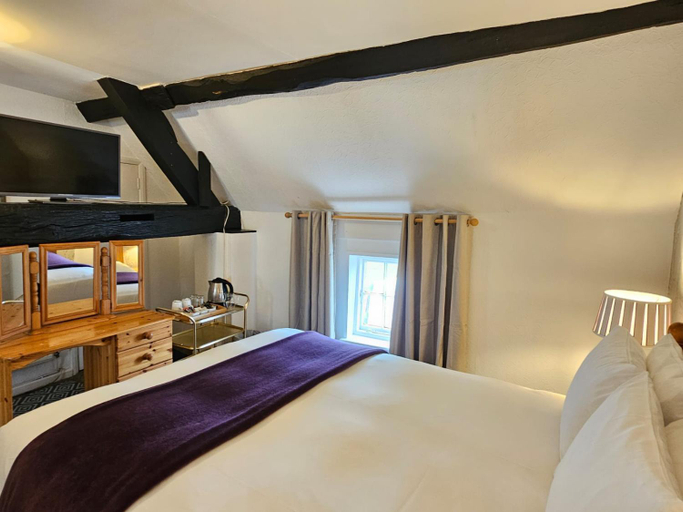 Bedroom 2, College Arms, Warwickshire