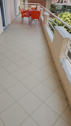 Others 2, Christos Apartments, Sarandës