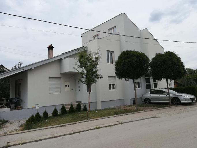 Others 3, Apartmani Pause, Niš
