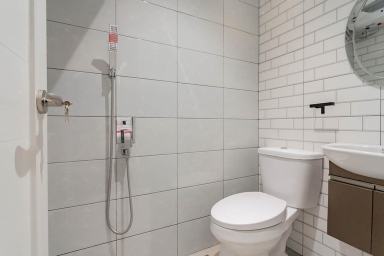 Bathroom 7