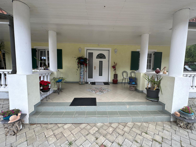 Others 2, Villa Mercedes, Güssing