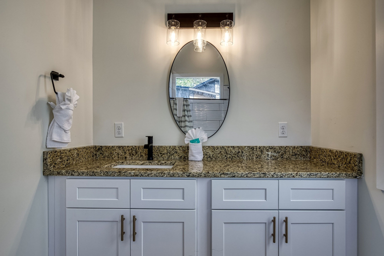 Bathroom 3, Panoramic Paradise 4 Bedroom Cabin by RedAwning, Sevier