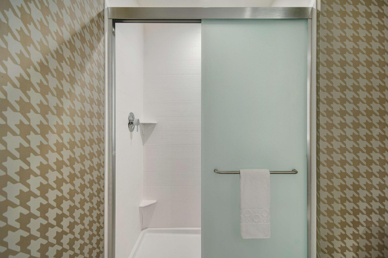 Bathroom 13
