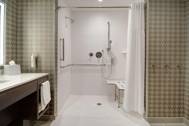 Bathroom 14