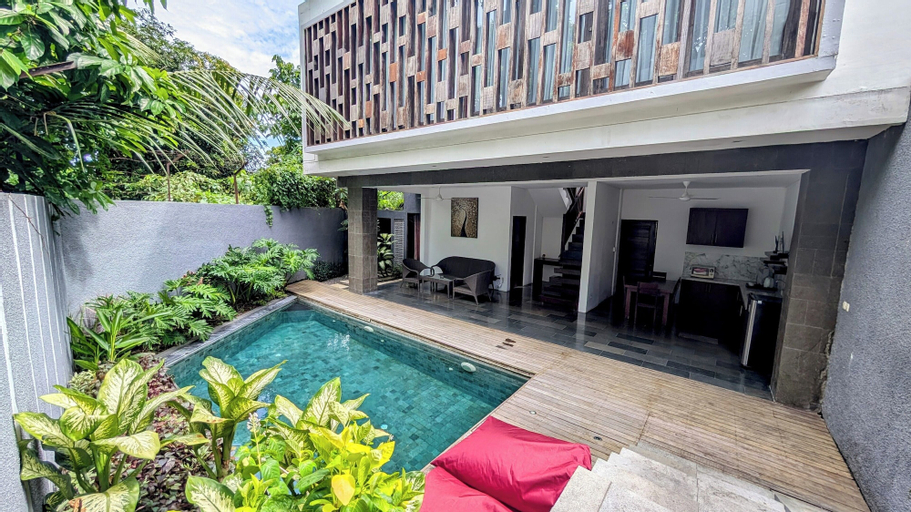 Swimming Pool 23