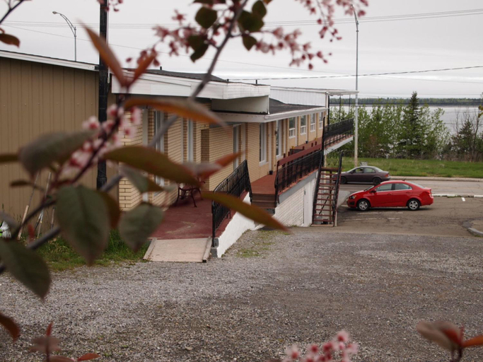 Others 4, Motel Lyse, Rimouski-Neigette