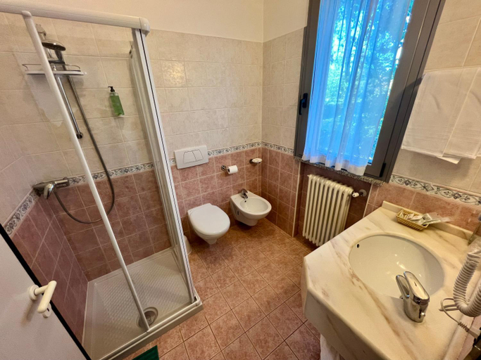 Bathroom 3, Hotel Ca' Bianca da Paolino, Rimini