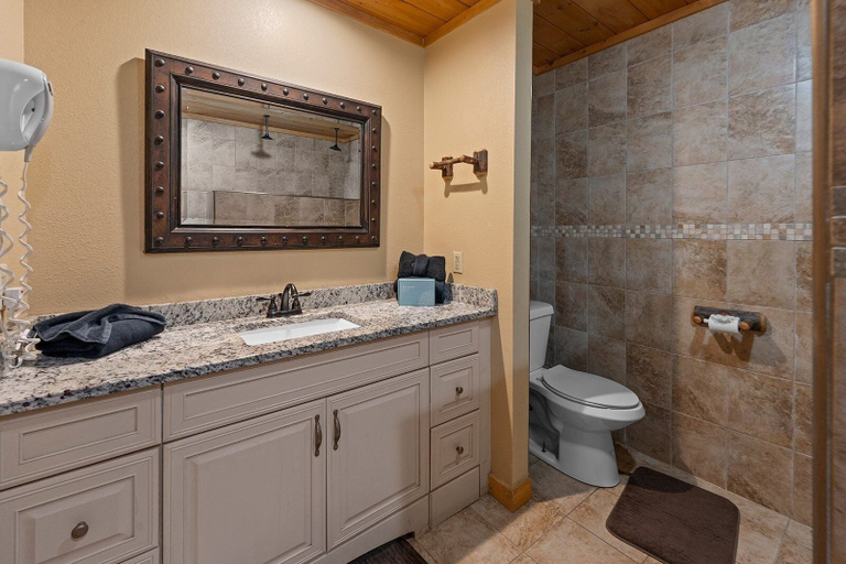 Bathroom 4, Sugar Bear Mountain Hideaway 3 Bedroom Cabin by RedAwning, Sevier