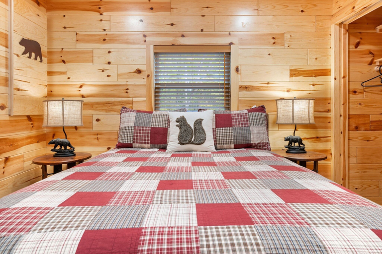 Bedroom 2, Beside Still Water 2 - 2 Bedrooms, 2 Baths, Sleeps 6 Home by RedAwning, Cocke