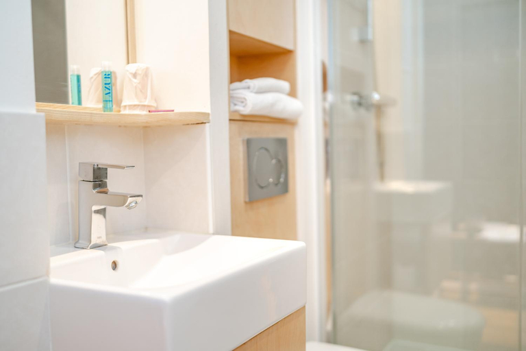 Bathroom 4, Residences d'Armor, Douarnenez, Finistère