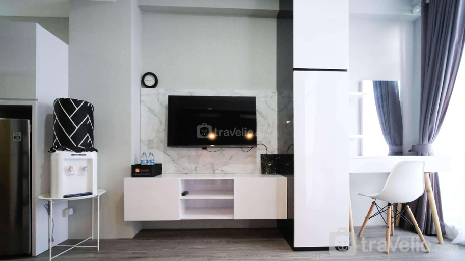 Dining Room, Cozy Living Studio at Bale Hinggil By Travelio, Surabaya