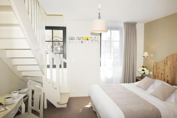 Bedroom 2, Hotel Restaurant Corto Maltese, Morbihan
