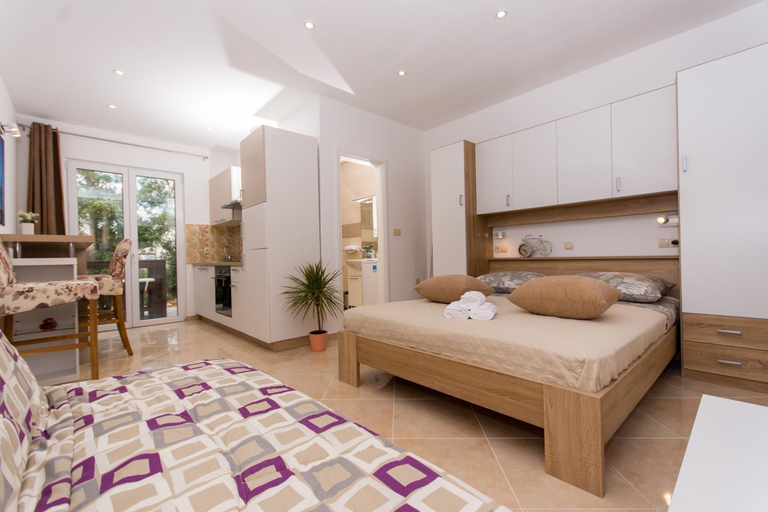 Others 2, Apartment Sandra, Trogir