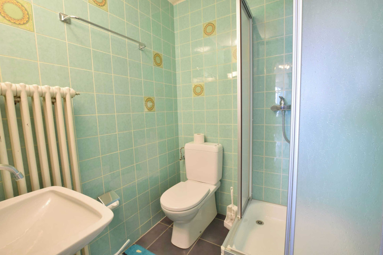 Bathroom, Waldesrand Breithorn, Raron