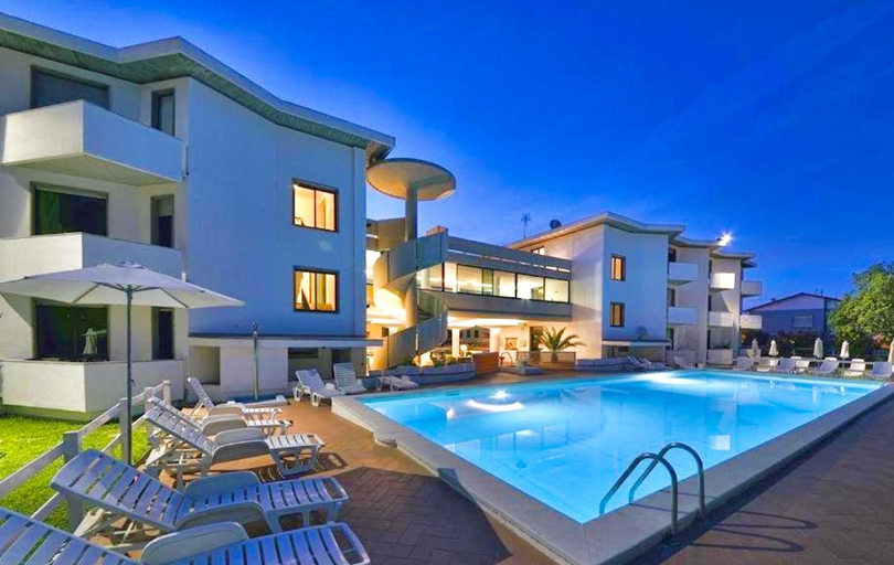 Others 2, ISA-Residence with swimming-pool in Marina di Cecina, breakfast included, Livorno