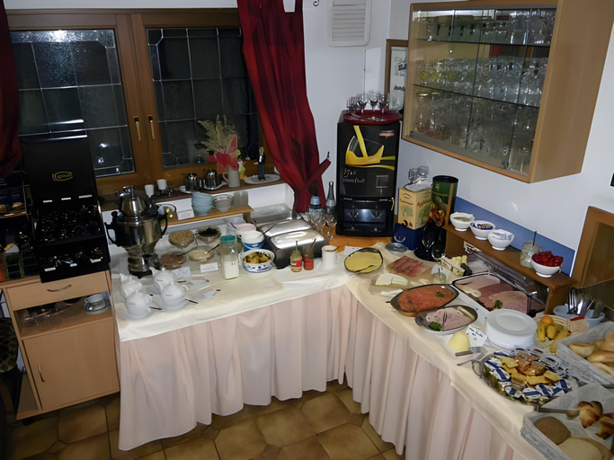 Food & Drinks 5, Hotel Pension Stern, Biberach