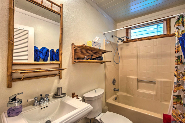 Bathroom, Kauai Hale Melemele 2 Bedroom Home, Kauai
