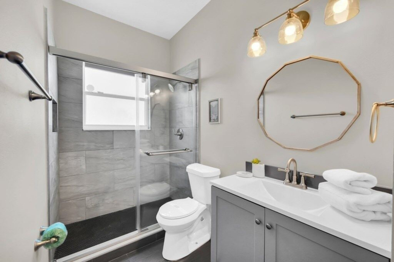 Bathroom 3, 5334coral 4 Bedroom Villa, Osceola