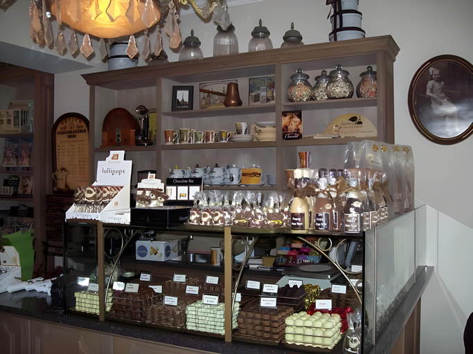 Others 4, B&B Bon-Bon 'nuit', Antwerpen