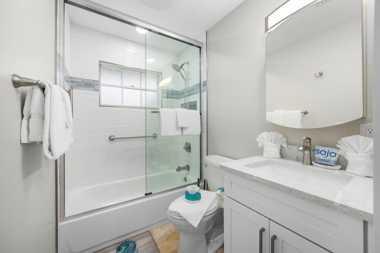Bathroom, Nerita Garden 3 Bedroom Home, Lee