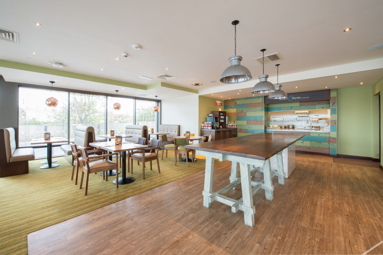 Food & Drinks 5, Premier Inn Exmouth Seafront, Devon