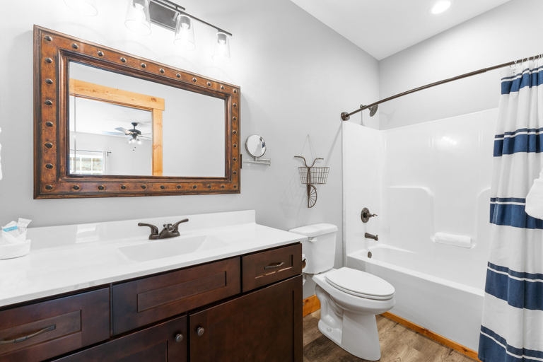 Bathroom 4, Cc115- Lakeside Landing 8 Bedroom Home, Taney