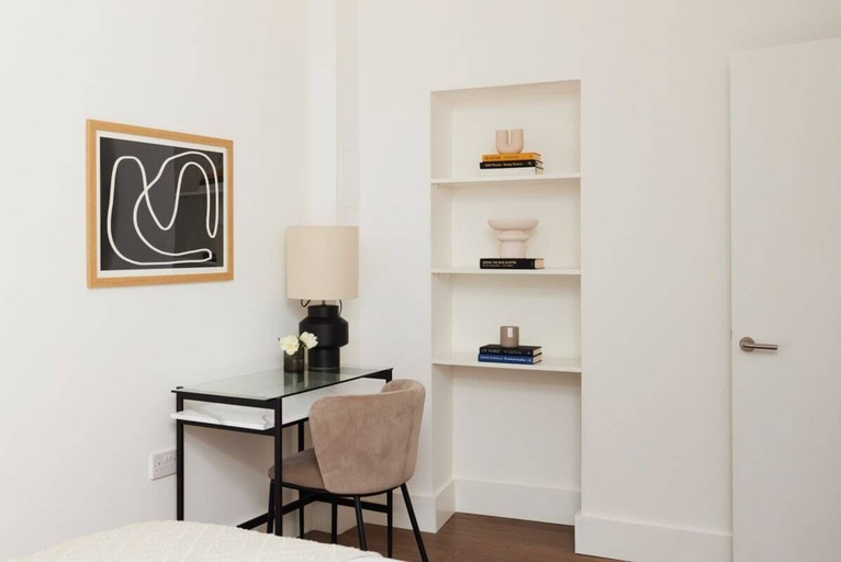 Bedroom 2, The Ravenscourt Park Escape - Bright 2bdr Flat, London