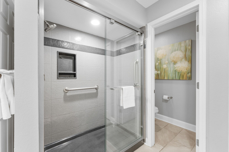 Bathroom 4, Swanky Sanctuary 2 Bedroom Condo by RedAwning, Taney