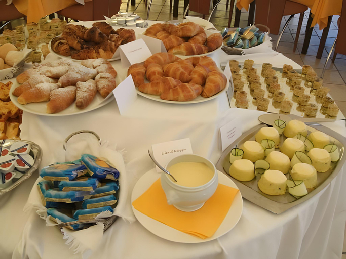 Food & Drinks 4, Villa Ferrari, Le Betulle, Novara